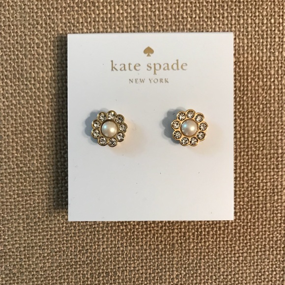kate spade Jewelry - Kate Spade gold Park Avenue Pearls studded earring